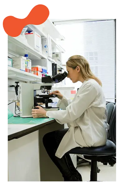 Stem Cell Researcher analyzing Stem Cells at Alevy Care